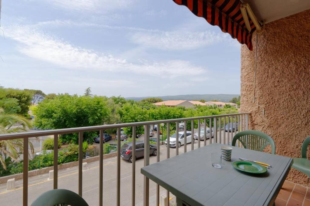 Apartamento St-Cyr - Studio Avec Balcon, Vue Mer Et Proche Plage Saint-Cyr-sur-Mer Exterior foto