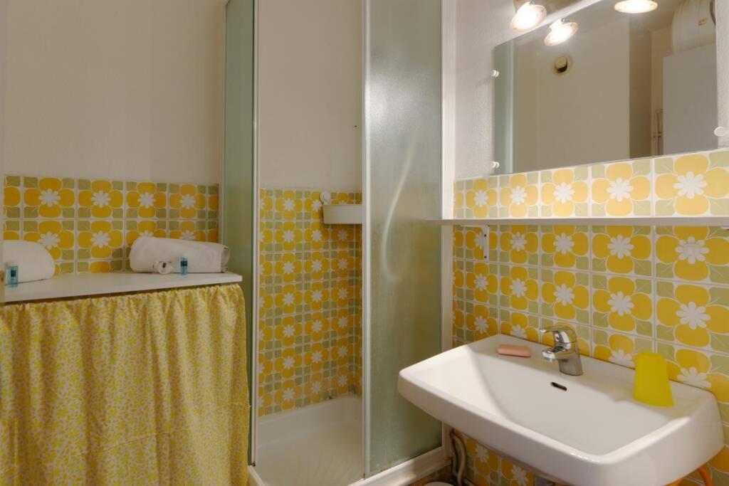 Apartamento St-Cyr - Studio Avec Balcon, Vue Mer Et Proche Plage Saint-Cyr-sur-Mer Exterior foto